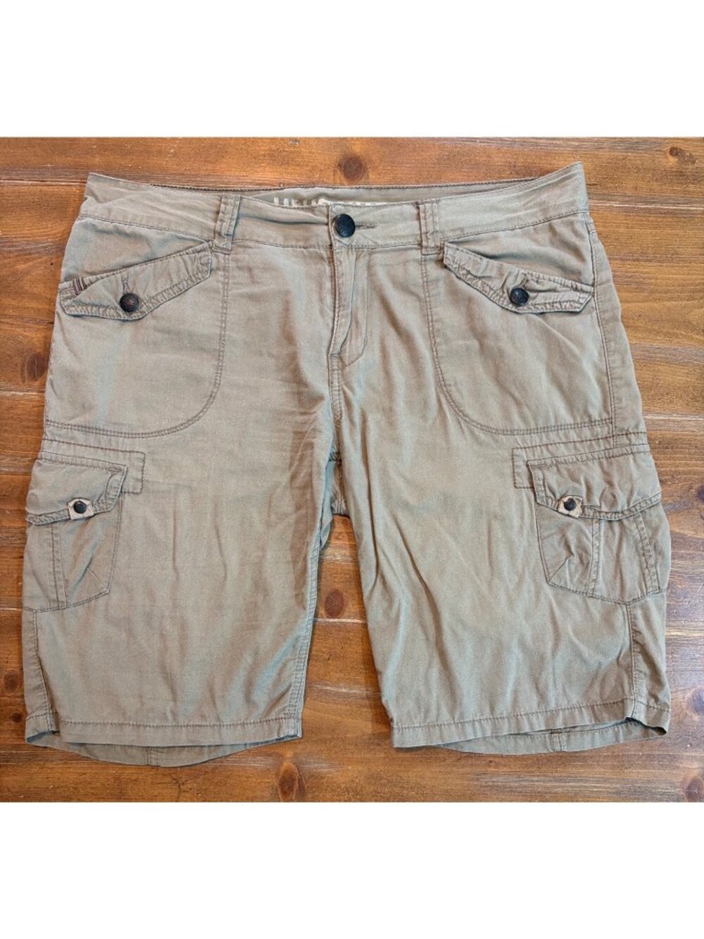 Unionbay Womens Khaki Cargo Shorts With Button Pockets Size 11